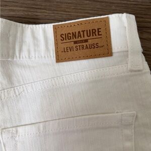 Levi's women’s White Jean shorts